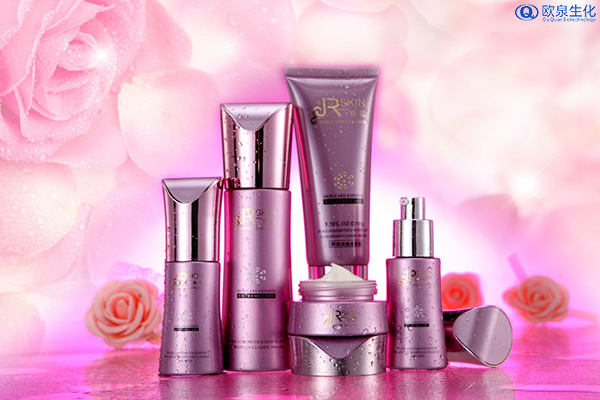 涂護膚品時拍打臉部有什么好處？